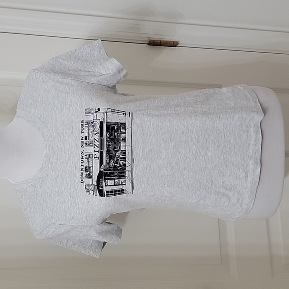 H&M Divided Size L Gray Black Downtown New York Pizza Graphic Tee NWOT - Picture 1 of 11